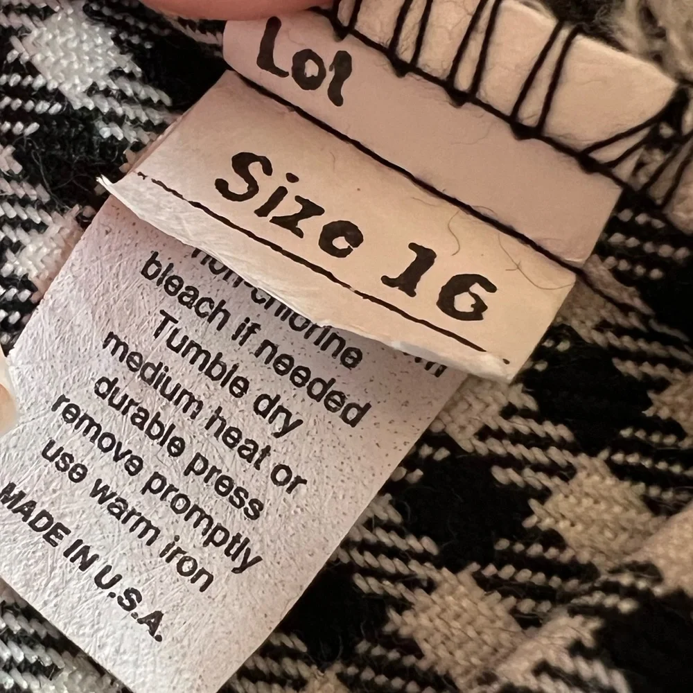 **SOLD** VTG. USA 80’s Black & White Houndstooth/Small Gingham Bermuda Short NWT - Picture 6 of 12